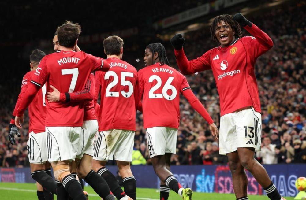 曼联1-0赢球却揭开更残酷现实：切尔西利物浦同分，三队争一个欧冠位？